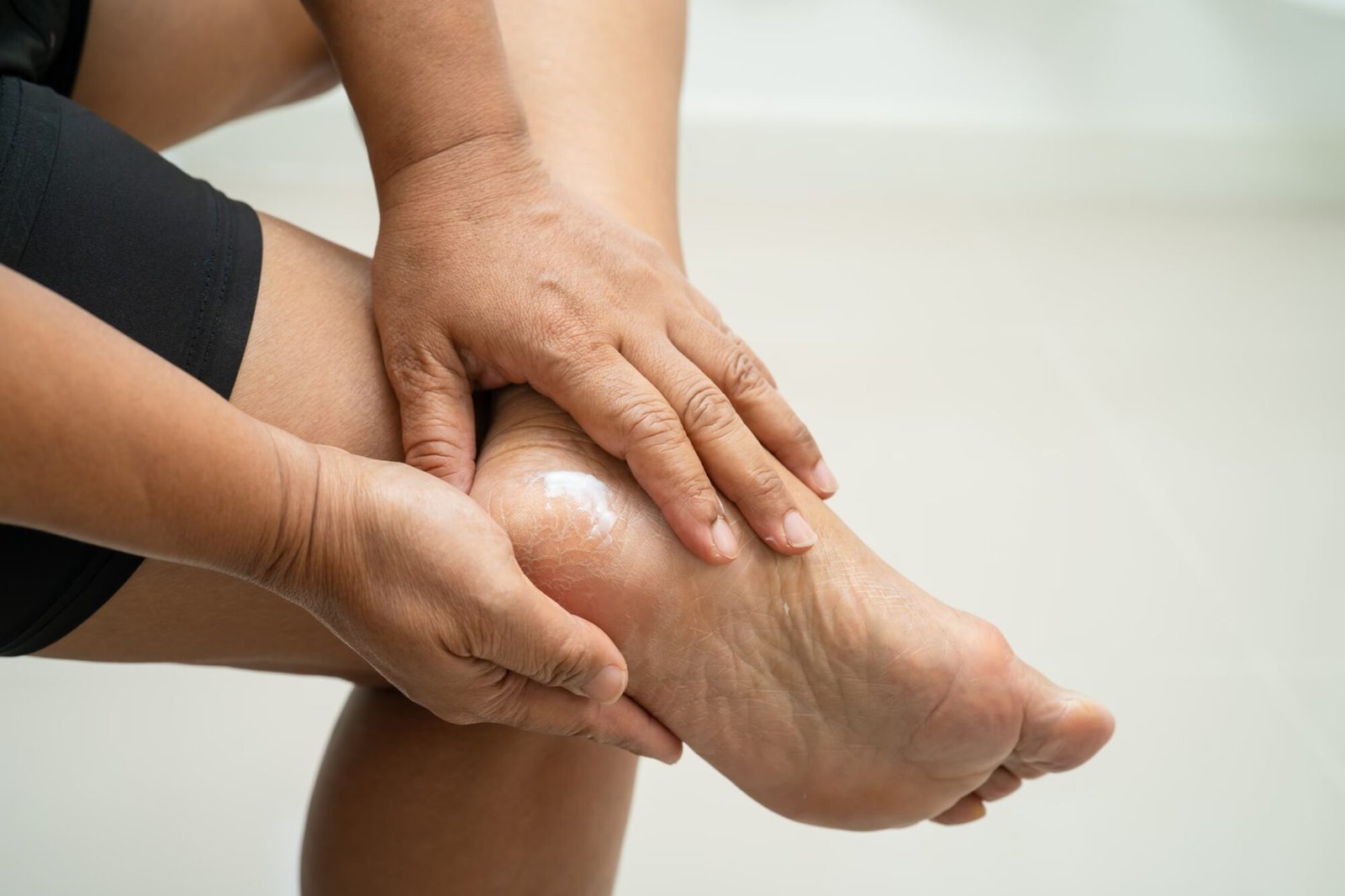 quais são os sintomas de retenção de líquidos