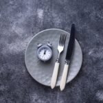 jejum intermitente causa compulsão alimentar