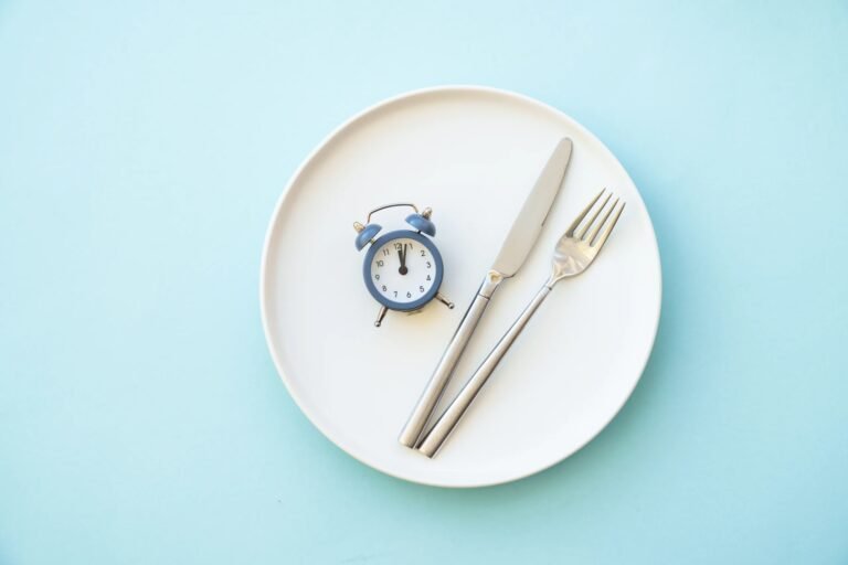 jejum intermitente causa compulsão alimentar