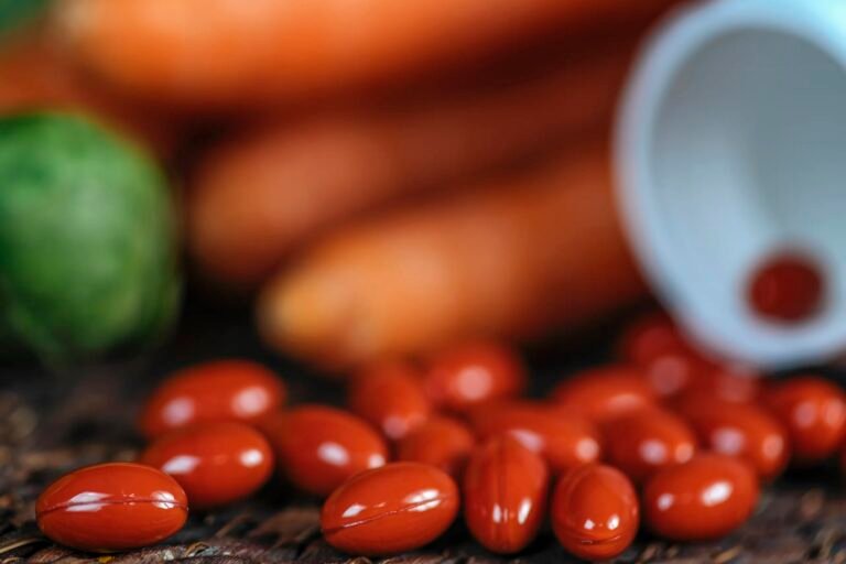 causas de vitamina b12 alta no exame